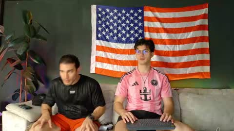 Snapshot of maisonbastian chatting on July 4, 5:08 pm Bastian Arslan online show from July 4, 5:08 pm