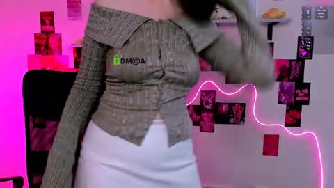 Snapshot of maja_beautiful chatting on May 20, 9:15 am your dream online show from May 20, 9:15 am