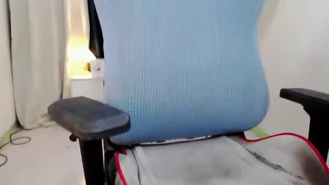 Snapshot of majestic_anne chatting on December 15, 6:15 pm Annalyn online show from December 15, 6:15 pm