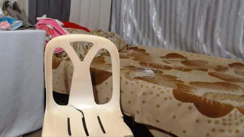 Snapshot of majestic_anne chatting on January 3, 11:57 am Annalyn online show from January 3, 11:57 am