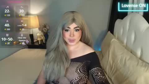 Snapshot of majestydannaxx chatting on May 7, 2:28 am majestydannaxx online show from May 7, 2:28 am