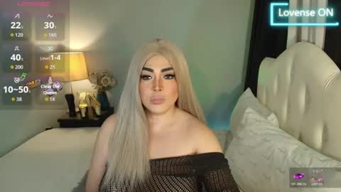 Snapshot of majestydannaxx chatting on July 13, 4:15 am majestydannaxx online show from July 13, 4:15 am