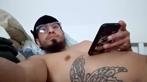 Snapshot of majornymph000 chatting on February 24, 7:06 am majornymph000 online show from February 24, 7:06 am