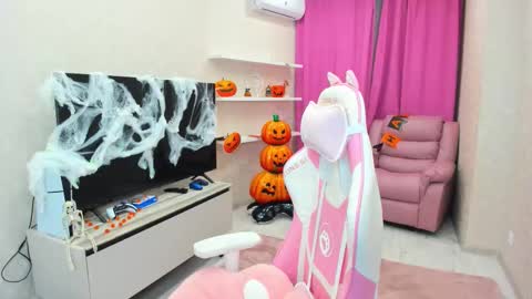 Chloe online show from October 24, 3:25 am