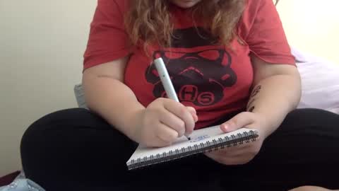 Snapshot of makemesquirt06 chatting on September 15, 6:19 pm makemesquirt06 online show from September 15, 6:19 pm