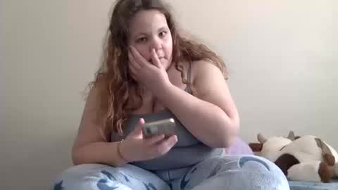 Snapshot of makemesquirt06 chatting on October 15, 6:41 pm makemesquirt06 online show from October 15, 6:41 pm