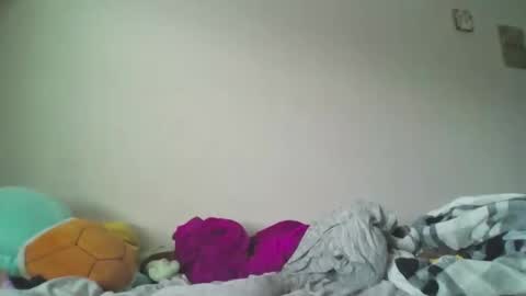 Snapshot of makeouthilldani chatting on April 10, 12:27 am hokulani online show from April 10, 12:27 am
