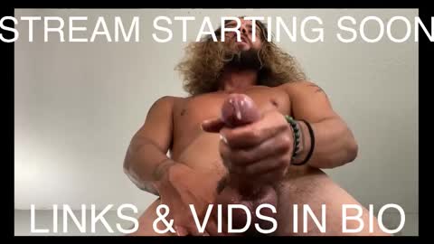 Mack  Makingmoans Twitter online show from February 22, 10:25 am