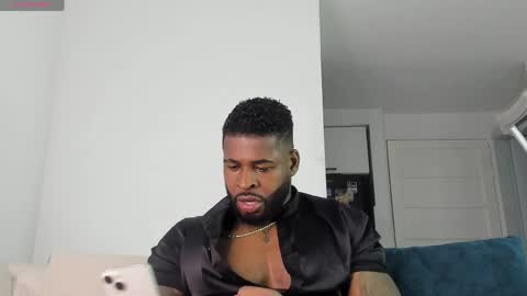 Snapshot of makonneen chatting on May 24, 1:43 am Makonnen online show from May 24, 1:43 am