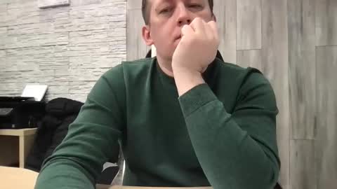 Snapshot of maks199402 chatting on February 24, 9:51 am maksoffice online show from February 24, 9:51 am