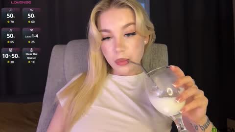 maksisisia online show from March 2, 2:57 pm