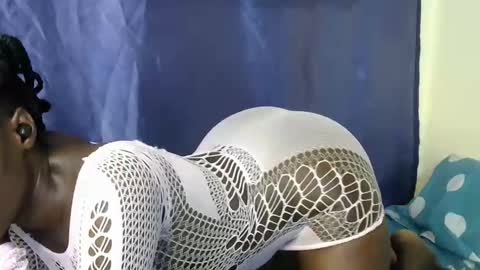 Snapshot of malaika_musa chatting on September 17, 7:32 am malaika_musa online show from September 17, 7:32 am