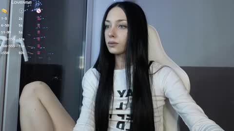 piu online show from April 17, 6:00 pm