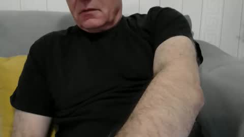 Snapshot of maletoytouse chatting on February 19, 6:48 pm maletoytouse online show from February 19, 6:48 pm