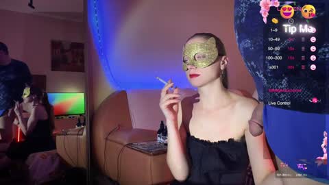 Snapshot of malk25 chatting on December 5, 12:33 pm Oksi and Malk online show from December 5, 12:33 pm