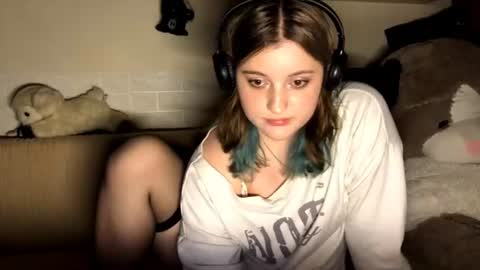 Snapshot of malliedains chatting on July 31, 4:17 pm malliedains online show from July 31, 4:17 pm