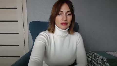 mallinia online show from December 2, 9:45 am