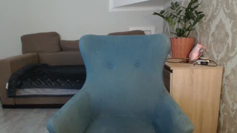 mallinia online show from October 18, 10:05 am