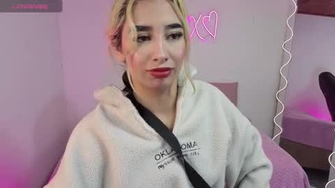 Malory  online show from January 7, 7:05 pm