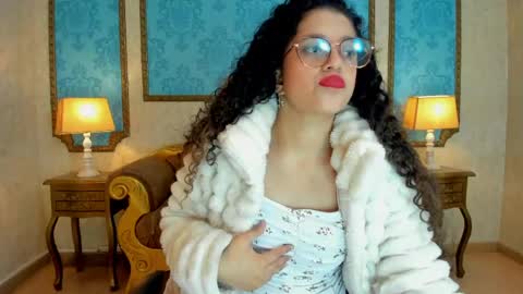 maloryjones online show from May 28, 12:02 pm