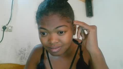 Snapshot of malorylime chatting on June 18, 6:35 am MaloryLime online show from June 18, 6:35 am