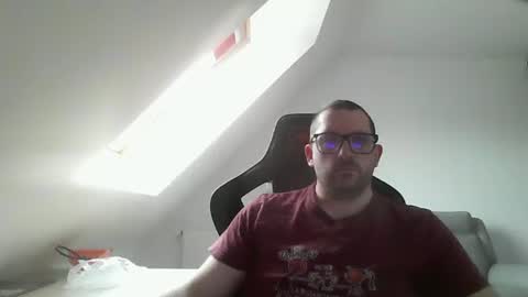 Snapshot of malou2927 chatting on December 2, 9:35 am breton online show from December 2, 9:35 am