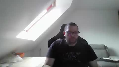 Snapshot of malou2927 chatting on December 8, 3:45 pm breton online show from December 8, 3:45 pm