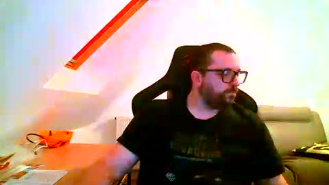 Snapshot of malou2927 chatting on December 14, 5:03 pm breton online show from December 14, 5:03 pm