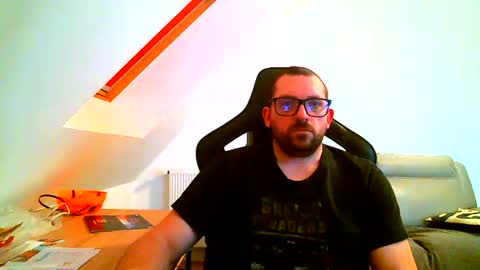 Snapshot of malou2927 chatting on December 14, 8:18 pm breton online show from December 14, 8:18 pm