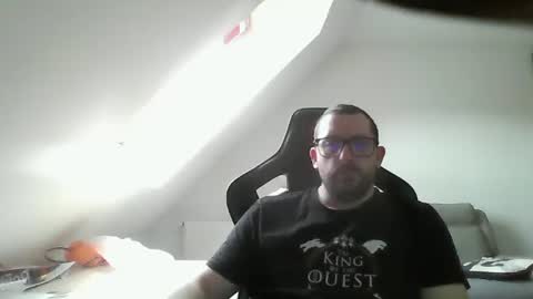 Snapshot of malou2927 chatting on December 15, 12:17 pm breton online show from December 15, 12:17 pm