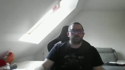 Snapshot of malou2927 chatting on December 22, 10:28 am breton online show from December 22, 10:28 am