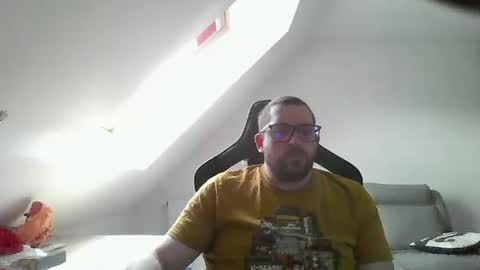 Snapshot of malou2927 chatting on December 23, 11:57 am breton online show from December 23, 11:57 am