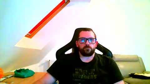 Snapshot of malou2927 chatting on December 29, 5:22 pm breton online show from December 29, 5:22 pm