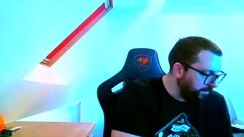 Snapshot of malou2927 chatting on December 31, 9:17 pm breton online show from December 31, 9:17 pm