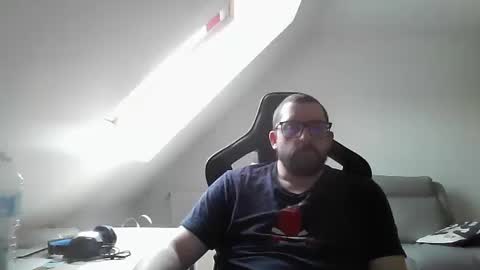 Snapshot of malou2927 chatting on February 16, 1:16 pm breton online show from February 16, 1:16 pm