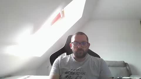 Snapshot of malou2927 chatting on September 24, 9:01 am breton online show from September 24, 9:01 am