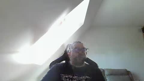 Snapshot of malou2927 chatting on October 17, 11:24 am breton online show from October 17, 11:24 am