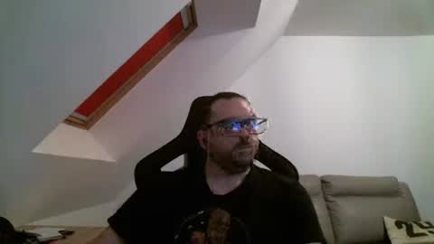 breton online show from February 15, 9:00 pm