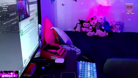 Snapshot of malud_09 chatting on February 11, 2:44 pm online show from February 11, 2:44 pm