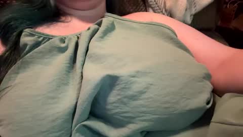 Snapshot of mamabig95 chatting on July 14, 4:45 pm bbwgothmom666 online show from July 14, 4:45 pm