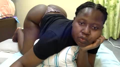 Snapshot of mamasita2023 chatting on October 10, 2:38 pm mamasita2023 online show from October 10, 2:38 pm