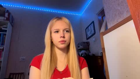 mamieengstrom online show from November 21, 7:40 am