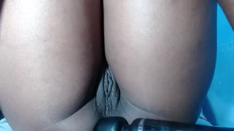 Snapshot of mamy02 chatting on January 9, 10:09 am cristal online show from January 9, 10:09 am