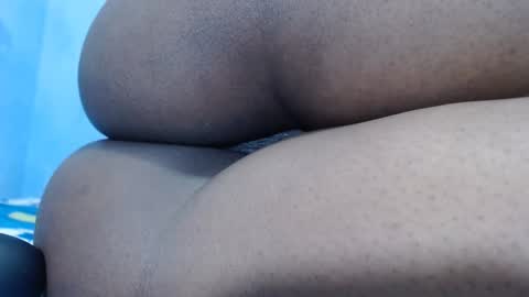 Snapshot of mamy02 chatting on February 8, 11:22 am cristal online show from February 8, 11:22 am