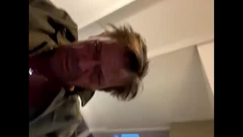 Snapshot of man38110 chatting on May 29, 7:34 pm man38110 online show from May 29, 7:34 pm