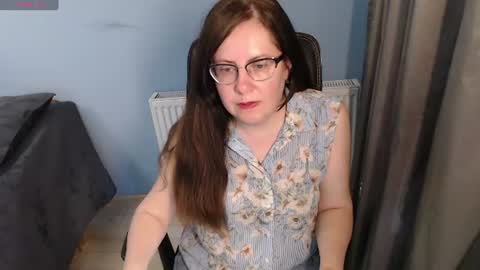 Snapshot of mandarinka28 chatting on June 22, 7:16 am mandarinka28 online show from June 22, 7:16 am