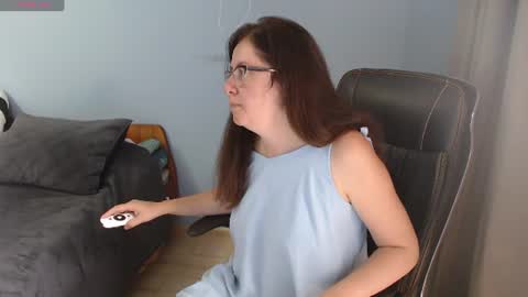 Snapshot of mandarinka28 chatting on July 14, 7:57 am mandarinka28 online show from July 14, 7:57 am