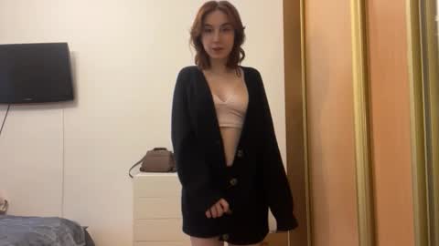 Mia online show from January 7, 6:16 am