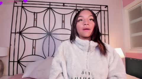 manelyk_evanss online show from April 12, 11:04 am