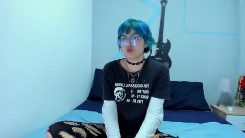 Snapshot of manelyn_loughran chatting on October 17, 3:53 am MANELYN online show from October 17, 3:53 am